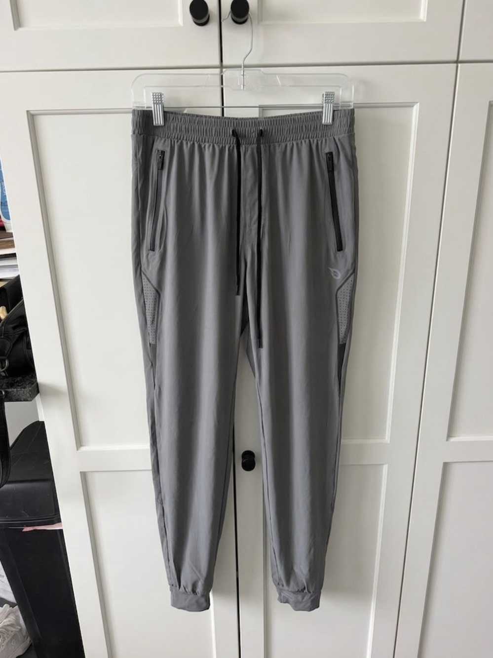 Baleaf Men's Gray Performance/Hiking/Waterproof Joggers with Zipper Pockets